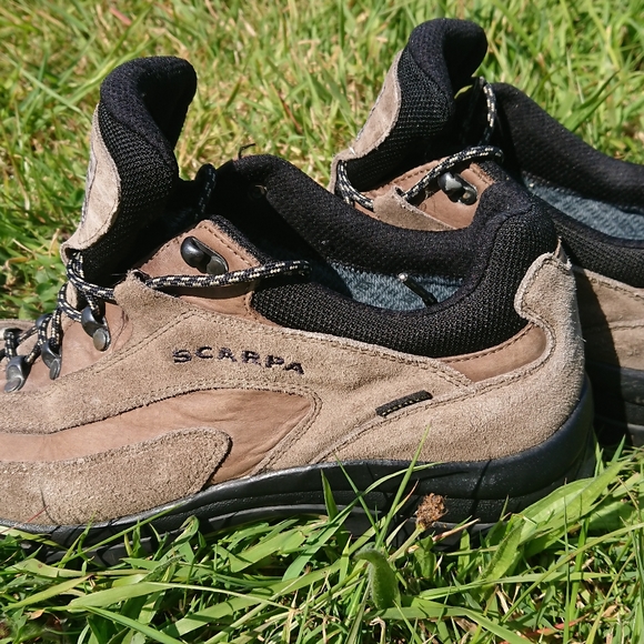 Scarpa Go Up hiking low top boots size 8. - Picture 6 of 8